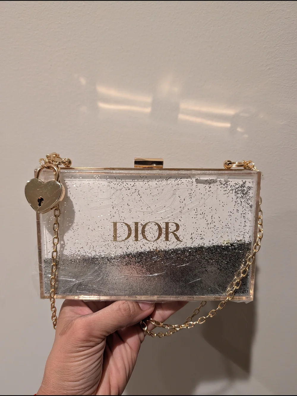Clear Upcycled Acrylic Liquid Glitter Clutch with Chain - Picture 7 of 9